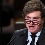 Promesa de más motosierra, insultos y soledad: el lanzamiento bonaerense de Milei